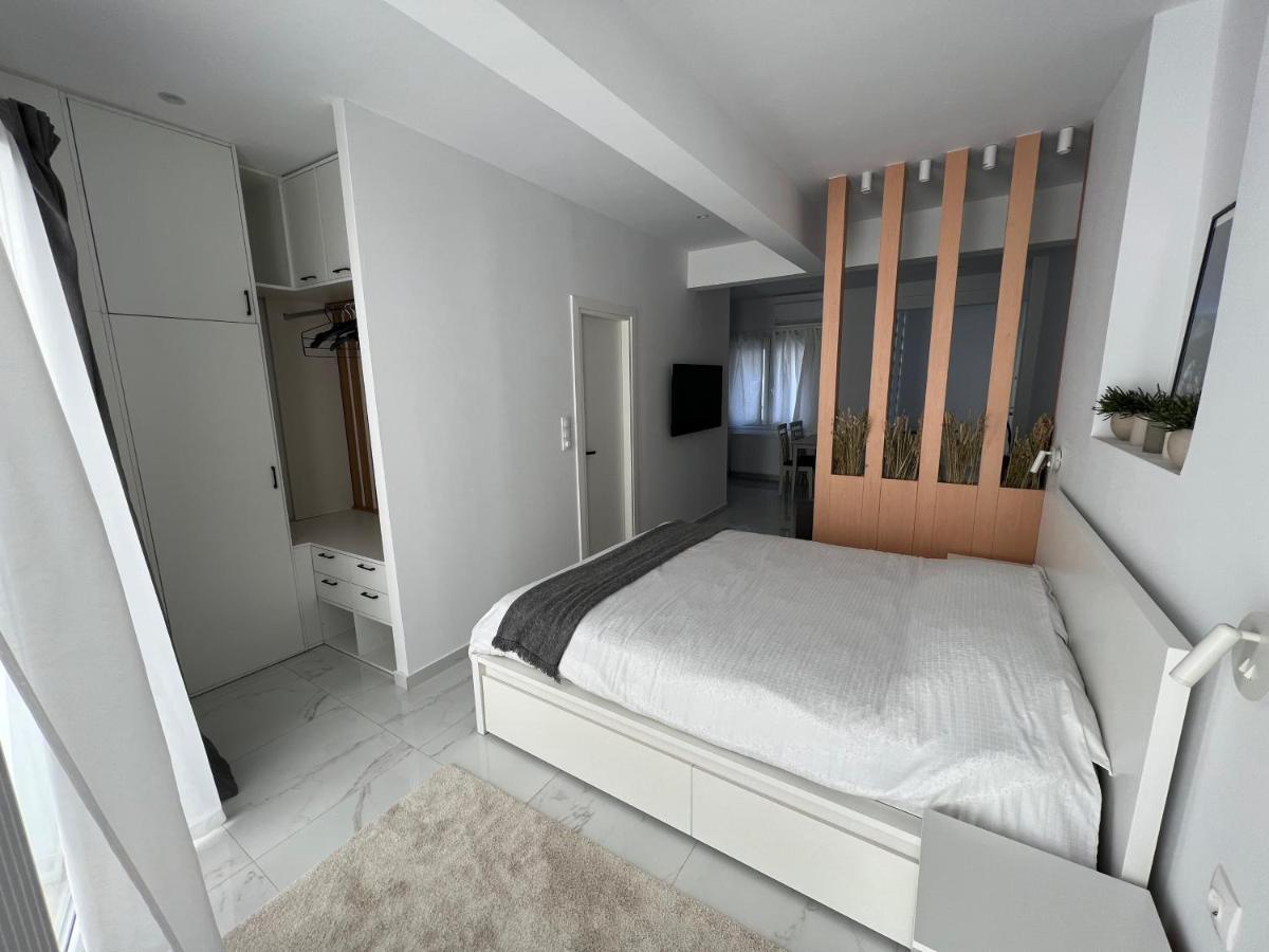 Modern 1-Bedroom Apartment In The City Center Tesalónica Exterior foto
