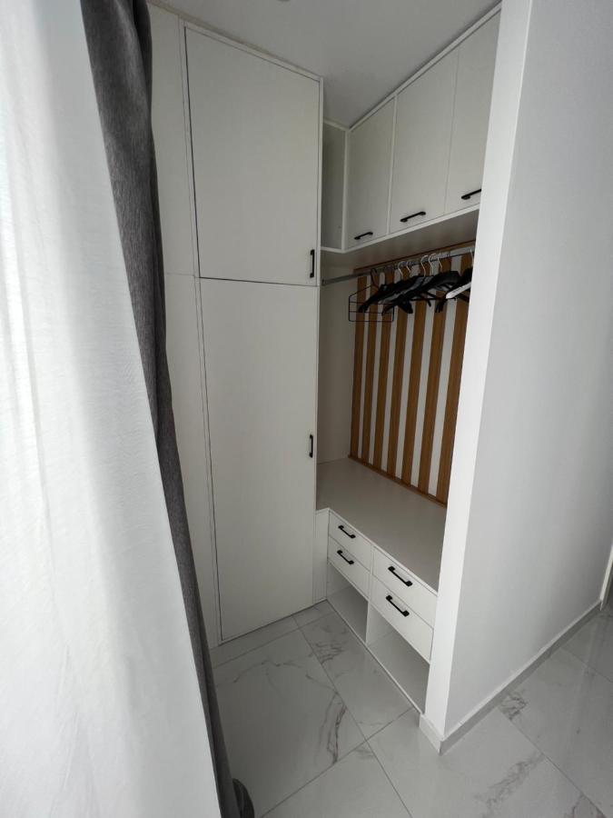 Modern 1-Bedroom Apartment In The City Center Tesalónica Exterior foto
