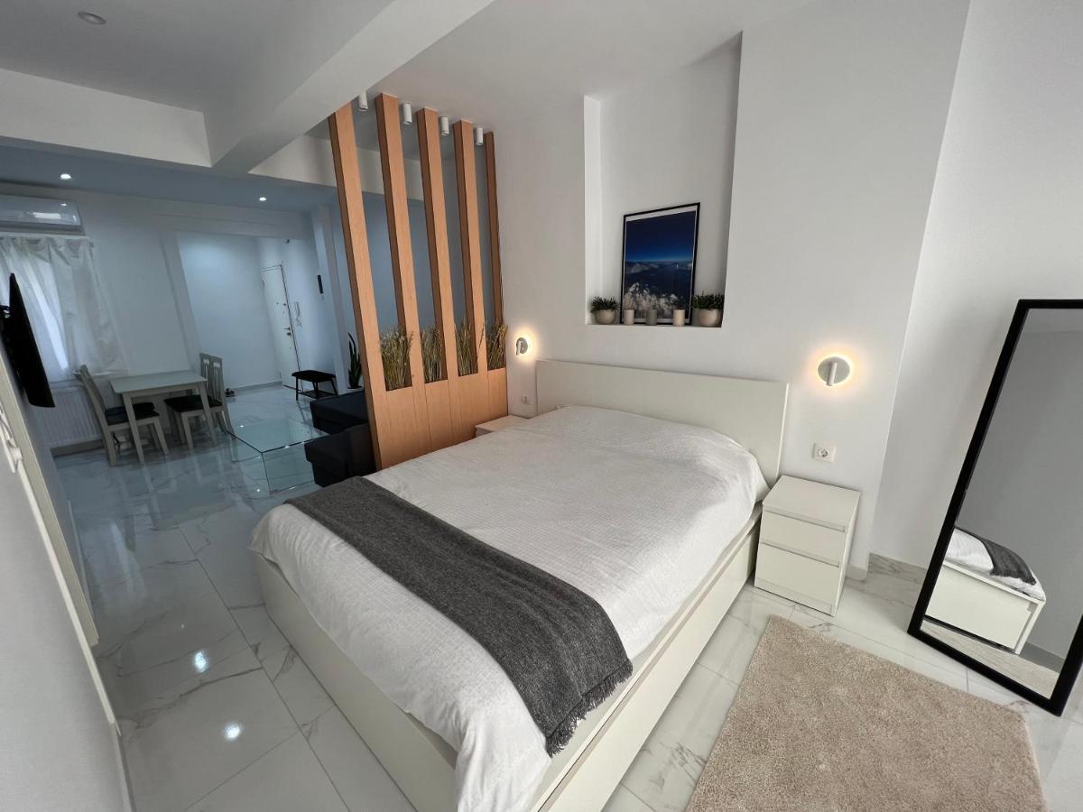 Modern 1-Bedroom Apartment In The City Center Tesalónica Exterior foto