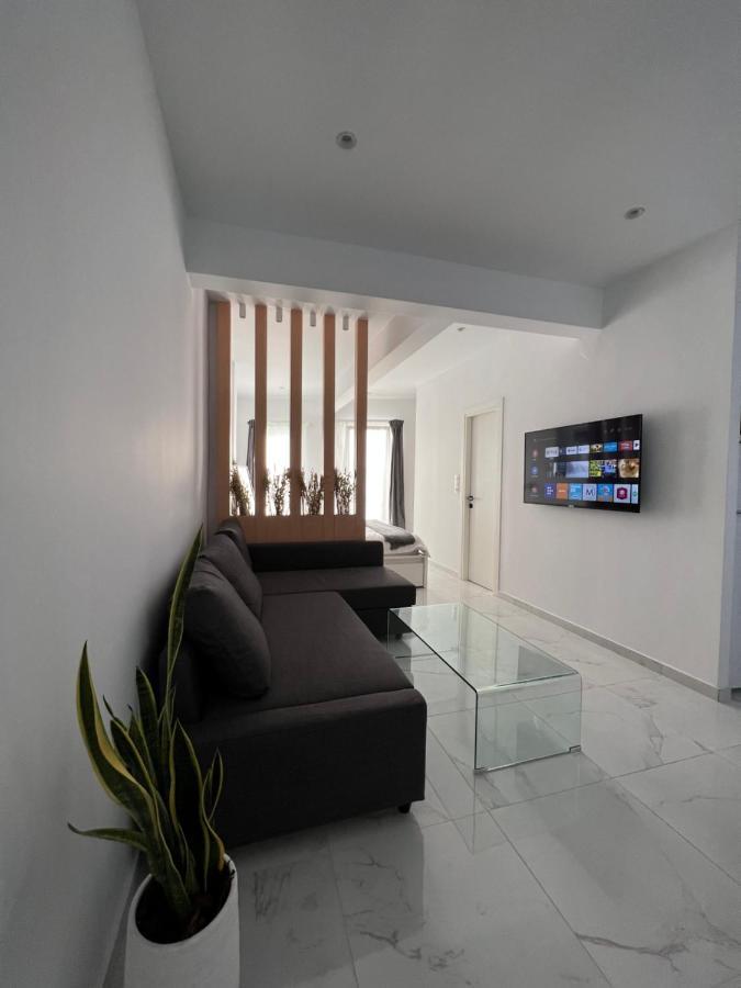 Modern 1-Bedroom Apartment In The City Center Tesalónica Exterior foto